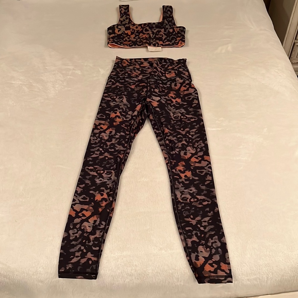NWT Fabletics Legging and Reversible Bra Set